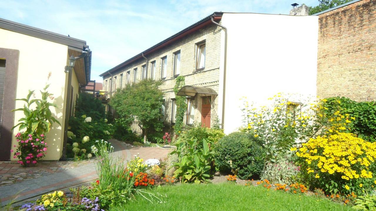 Saules Kvartals Ventspils Exteriör bild